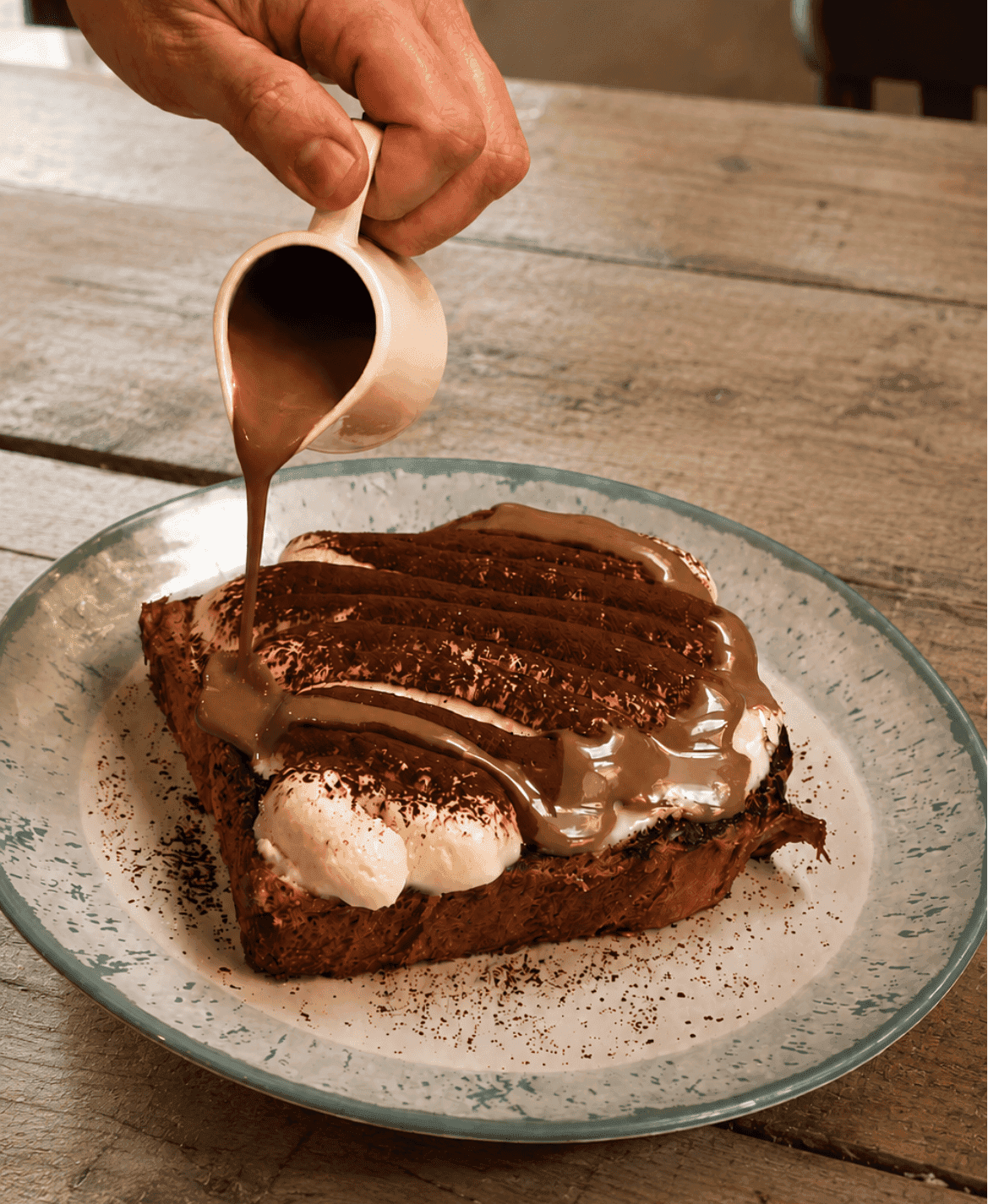 Italian Kiss: homemade brioche French toast with mascarpone cream and cocoa