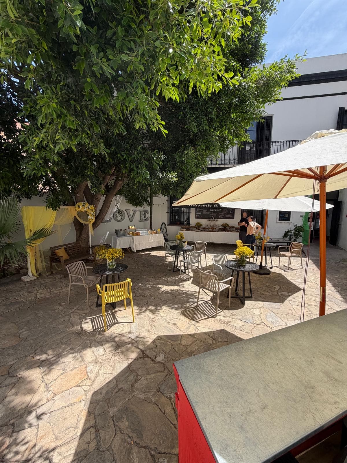 Terraza de La Despensa de Eva en Sant Feliu de Llobregat